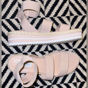 Steve Madden platform sandals